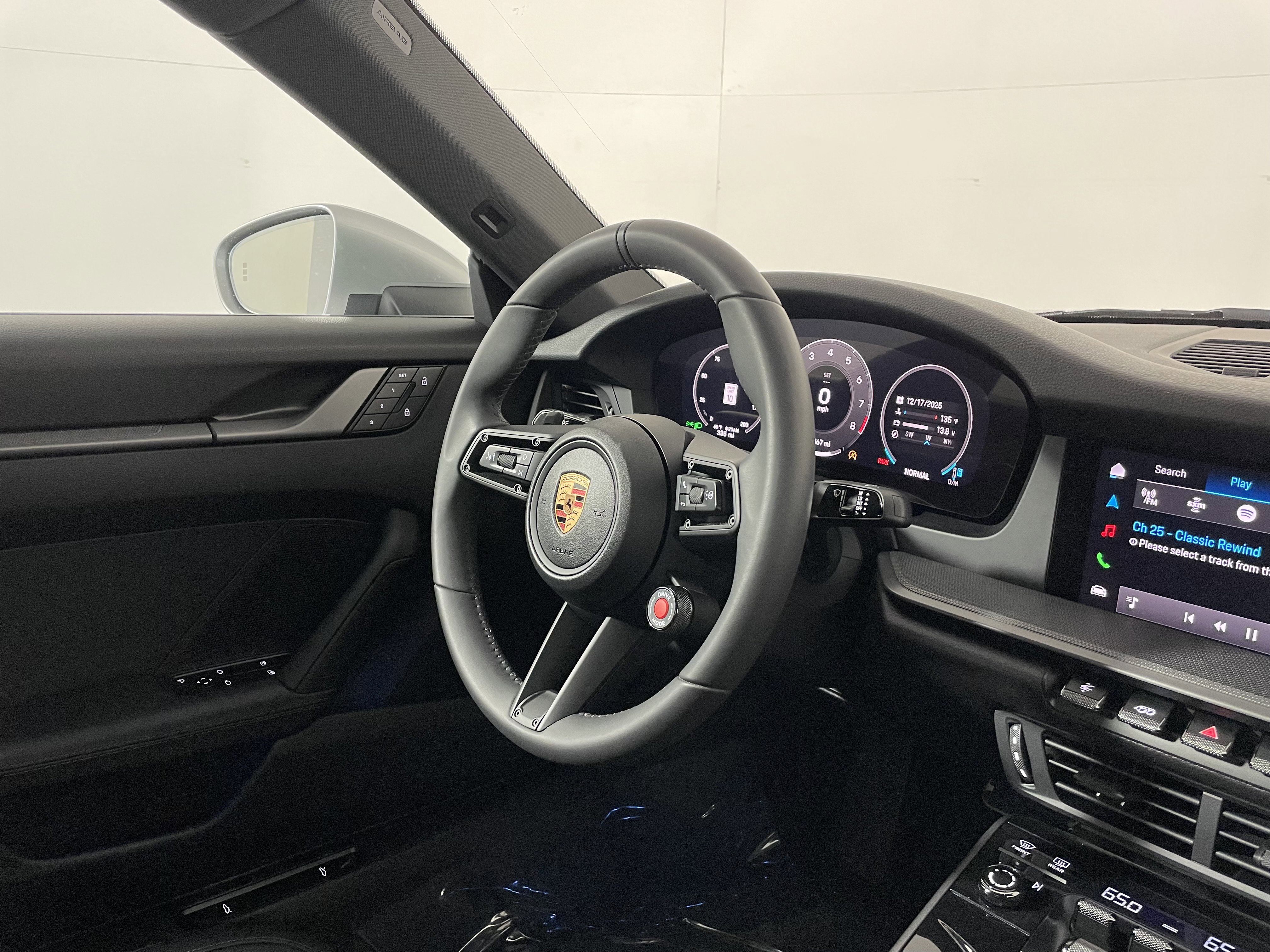 Used 2025 Porsche 911 Carrera image 12