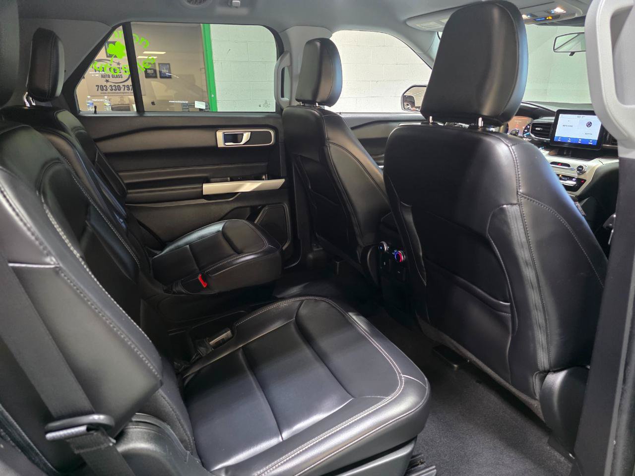 Used 2021 Ford Explorer XLT w/ Equipment Group 202A AWD/4WD image 24