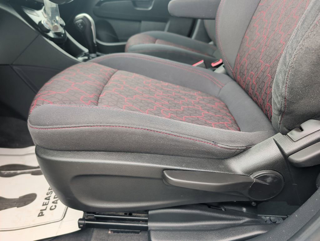 Used 2017 Chevrolet Sonic LT image 9