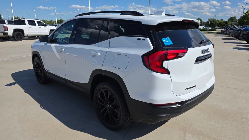 Used 2020 GMC Terrain SLE w/ Driver Convenience Package AWD/4WD image 3