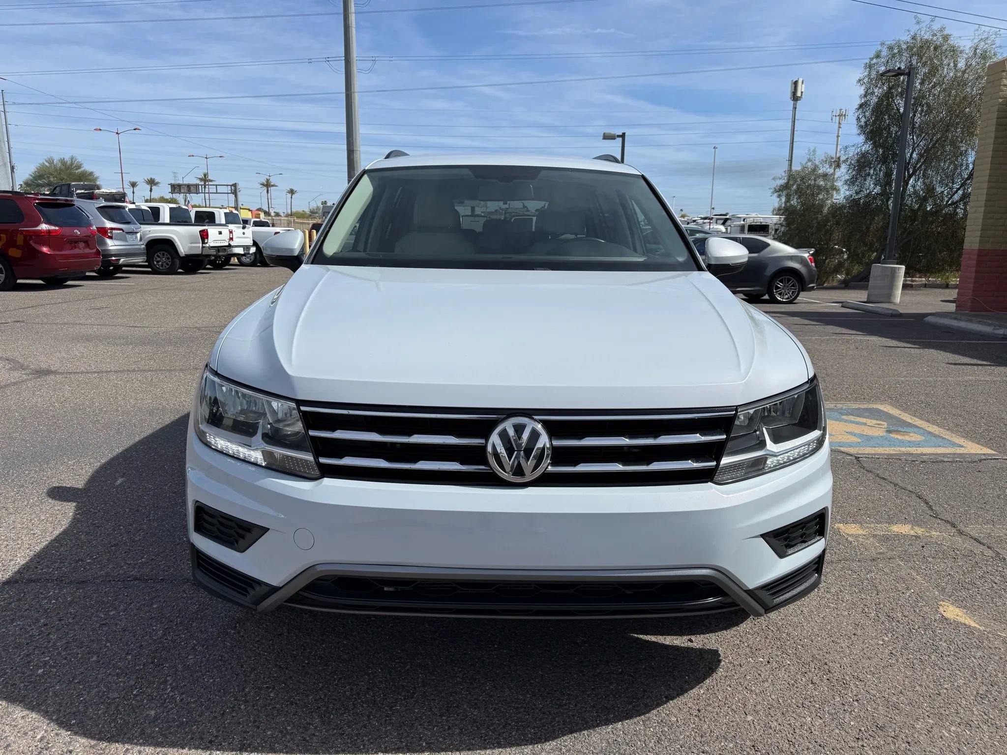 Used 2018 Volkswagen Tiguan SE FWD image 3
