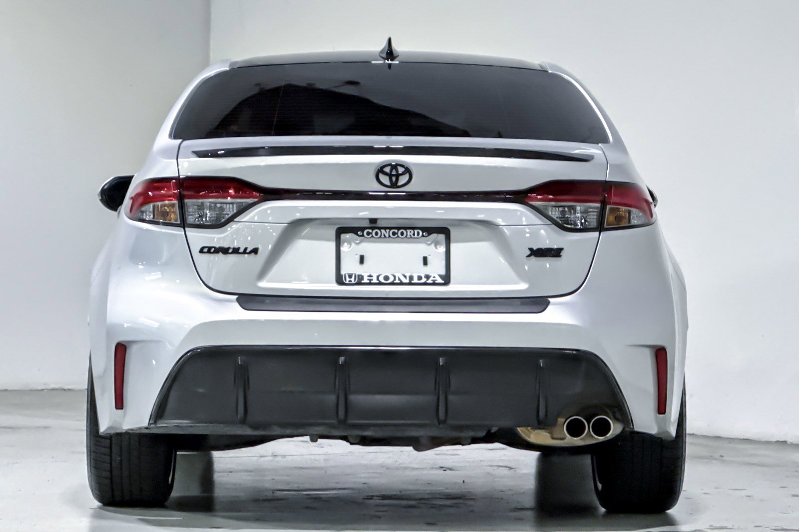 Used 2024 Toyota Corolla XSE FWD image 10