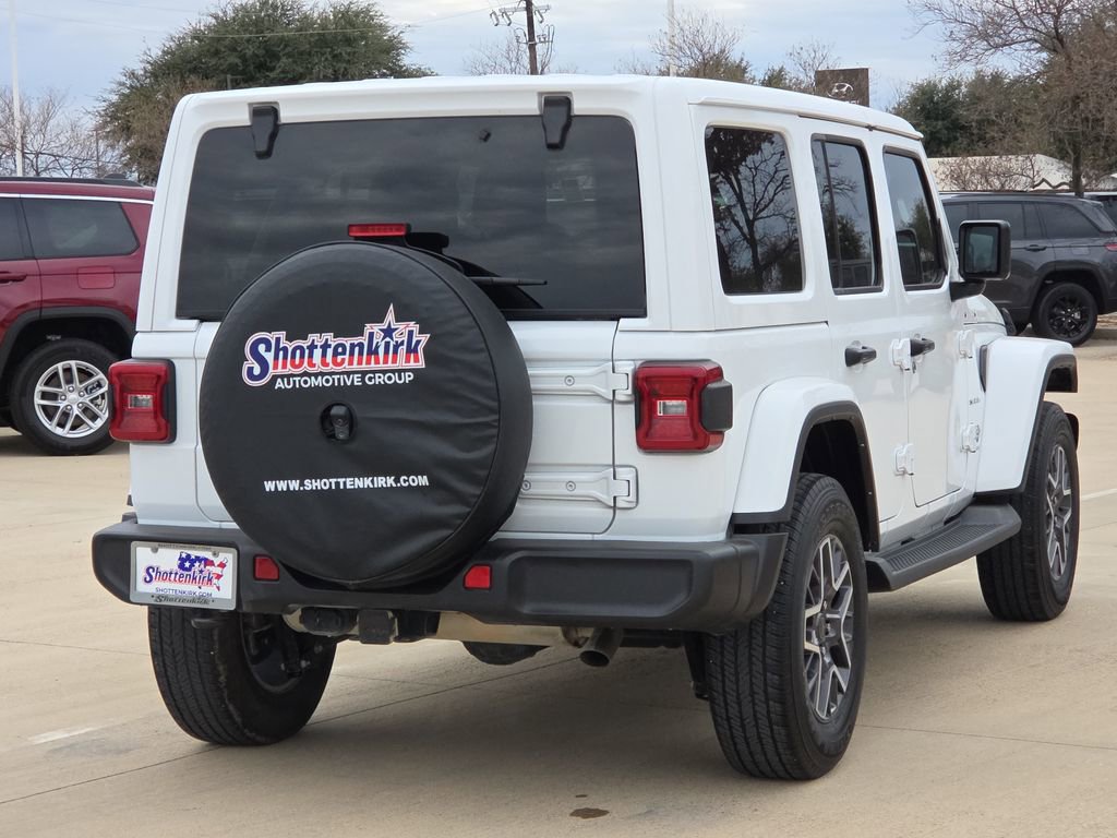 Used 2024 Jeep Wrangler Sahara w/ Technology Group image 8