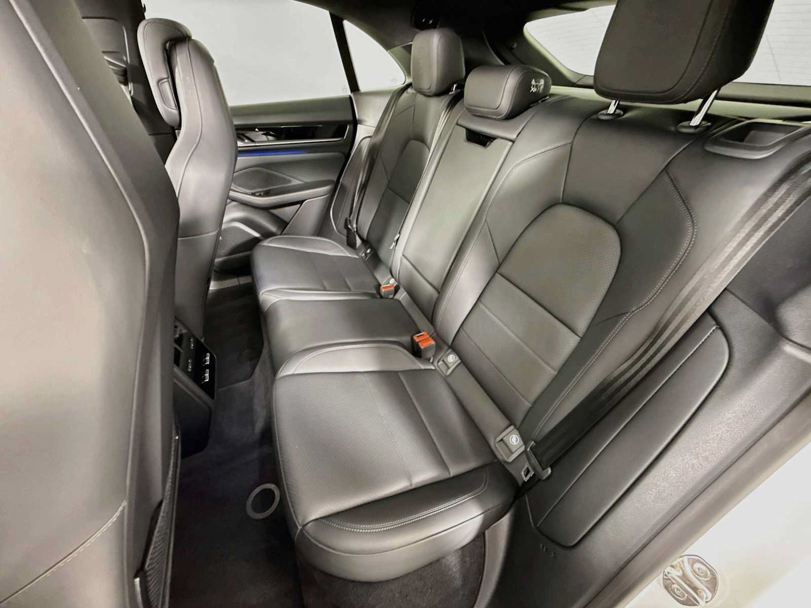 Used 2026 Porsche Macan Electric RWD image 23
