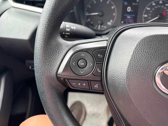 Used 2025 Toyota Corolla LE FWD image 11