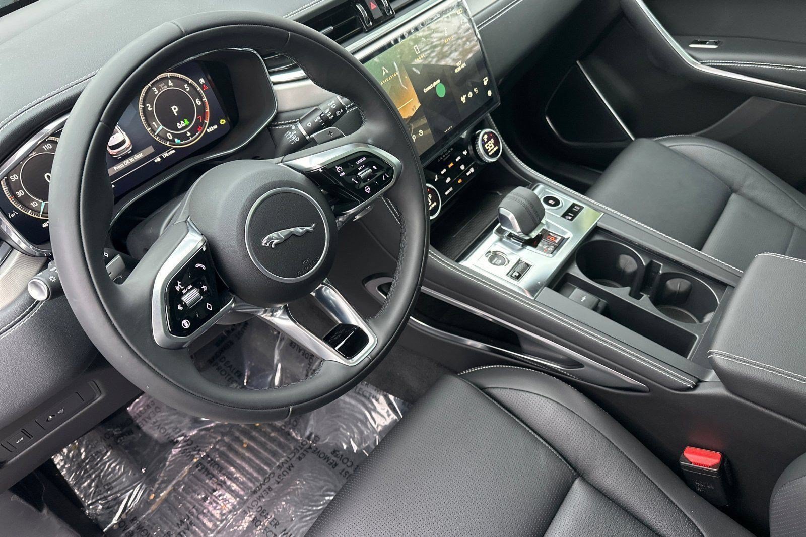 New 2025 Jaguar F-PACE R-Dynamic S AWD/4WD image 3