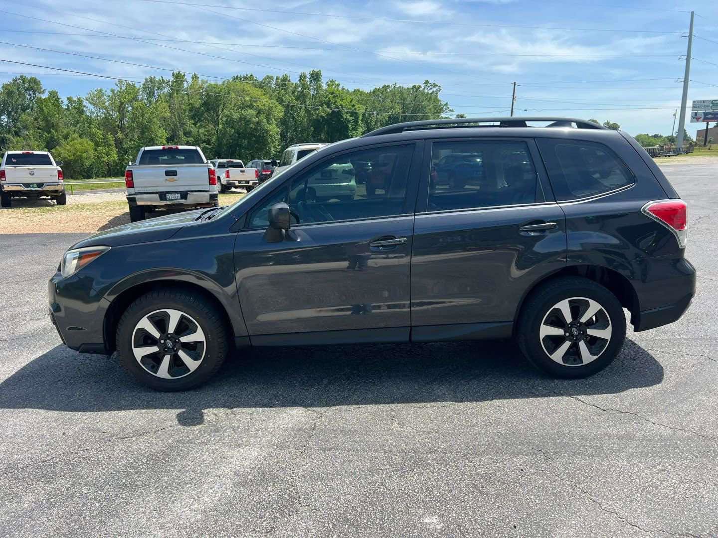 Used 2017 Subaru Forester 2.5i w/ Alloy Wheel Package AWD/4WD image 6