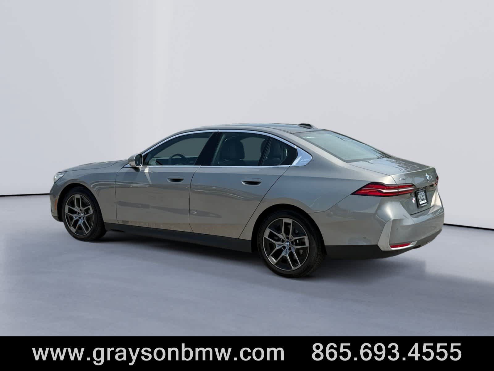 Used 2026 BMW 540i xDrive w/ Executive Package AWD/4WD image 5