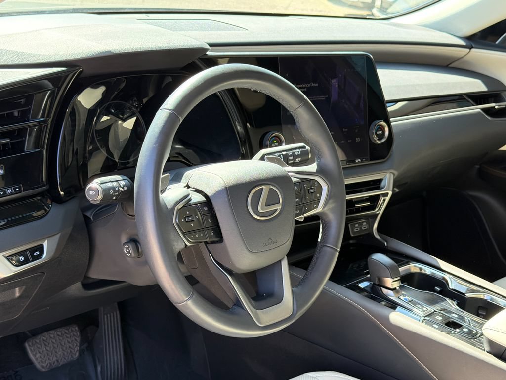 Used 2024 Lexus RX 350 FWD w/ Technology Package image 19