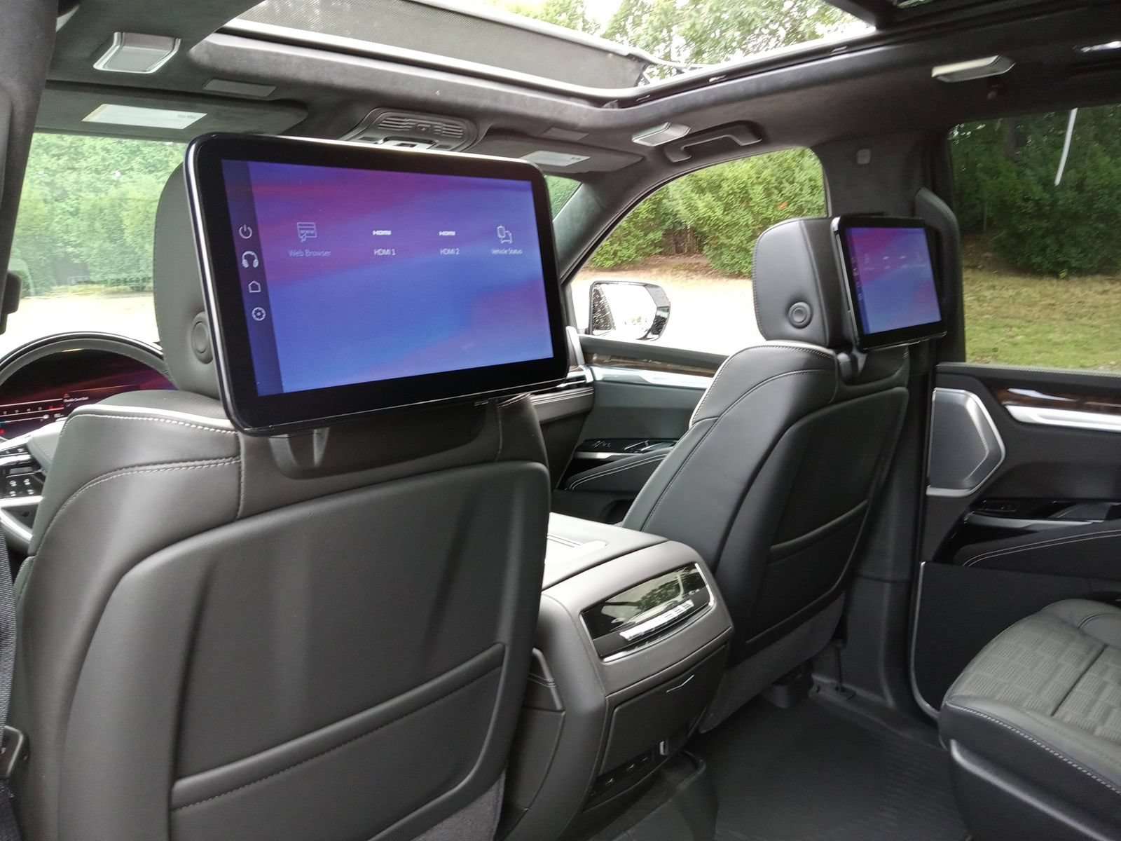 New 2026 Cadillac Escalade Platinum Sport w/ LPO, ONYX Package AWD/4WD image 26