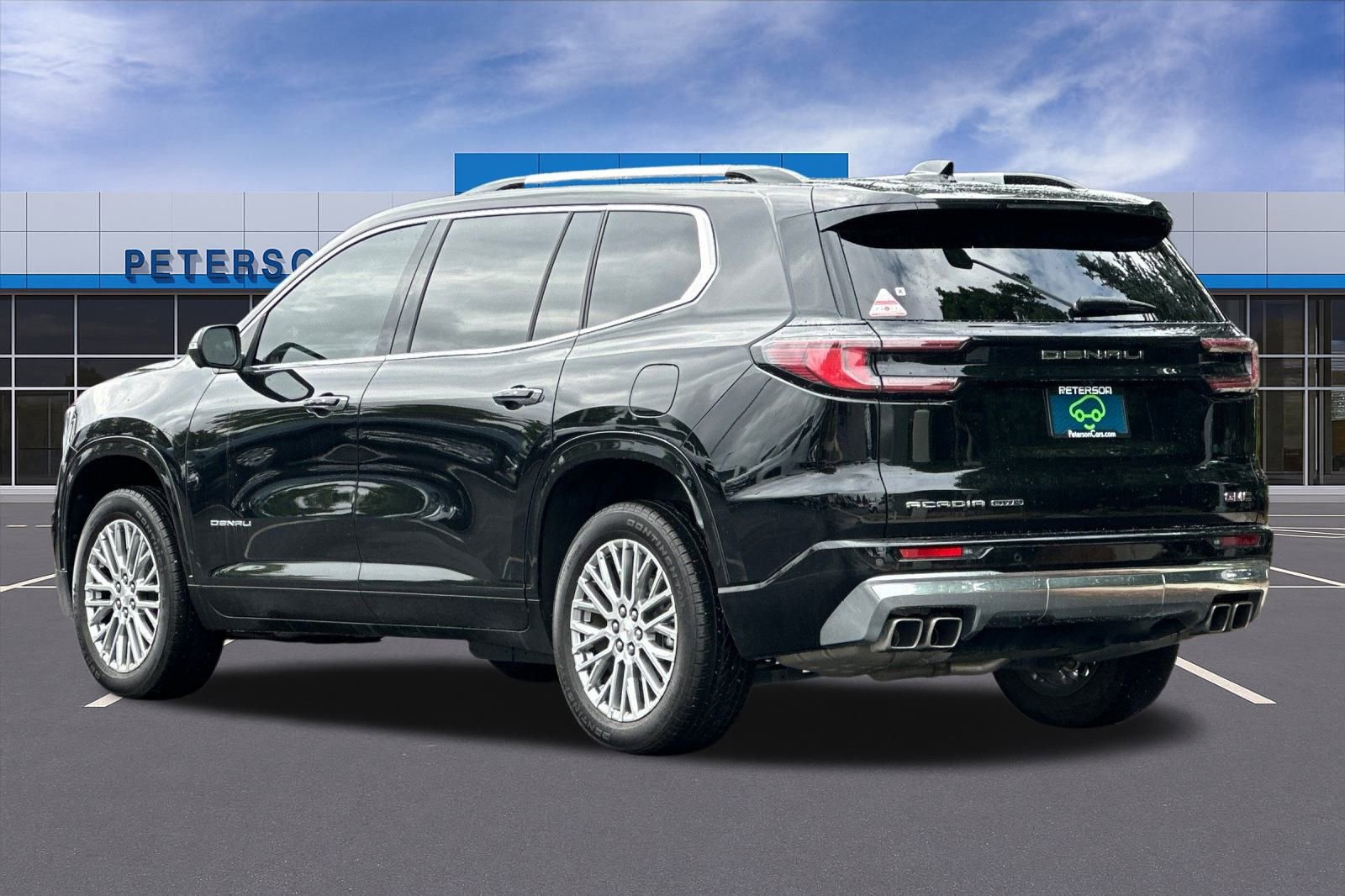 Used 2024 GMC Acadia Denali image 6