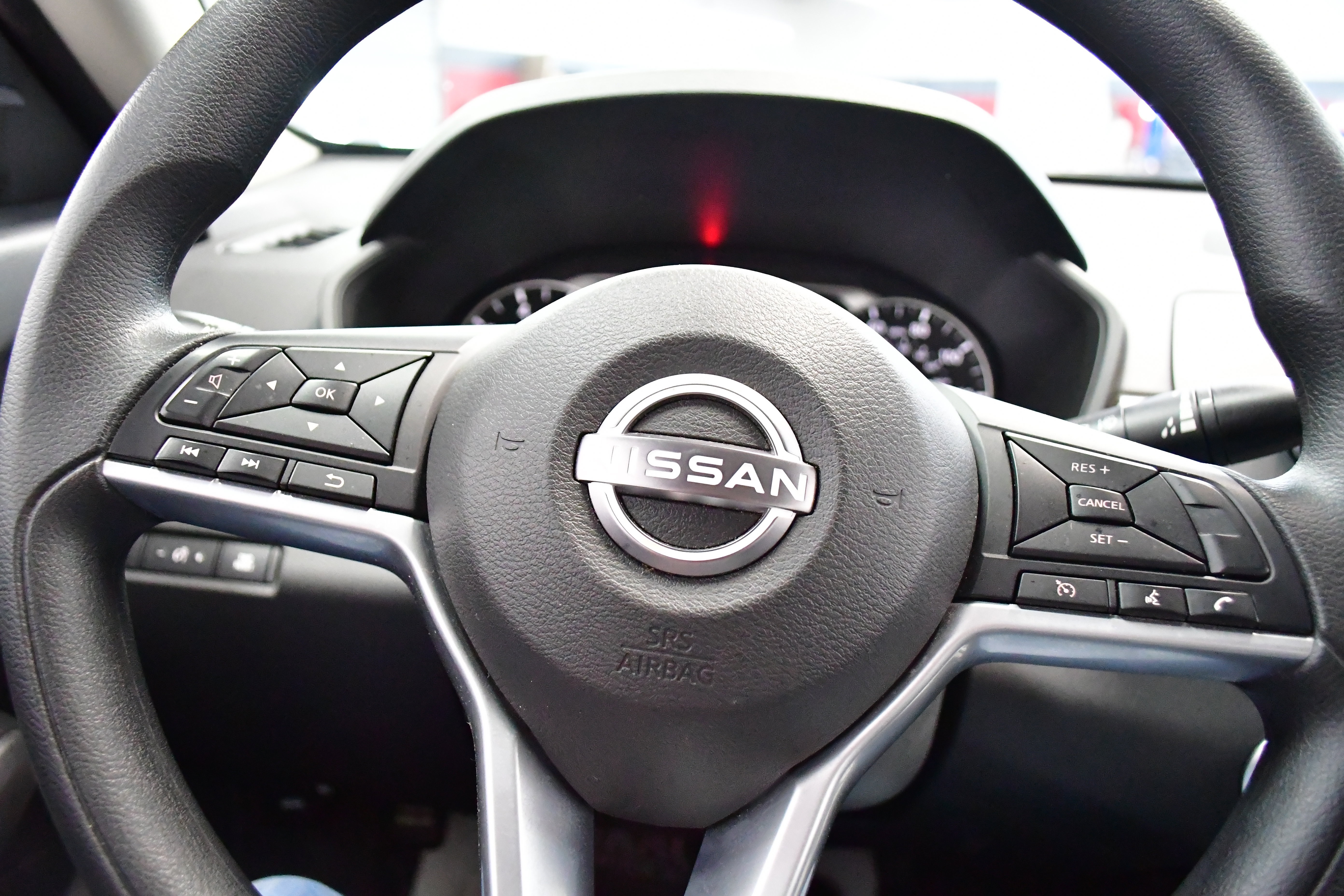 Used 2025 Nissan Altima 2.5 SV FWD image 18