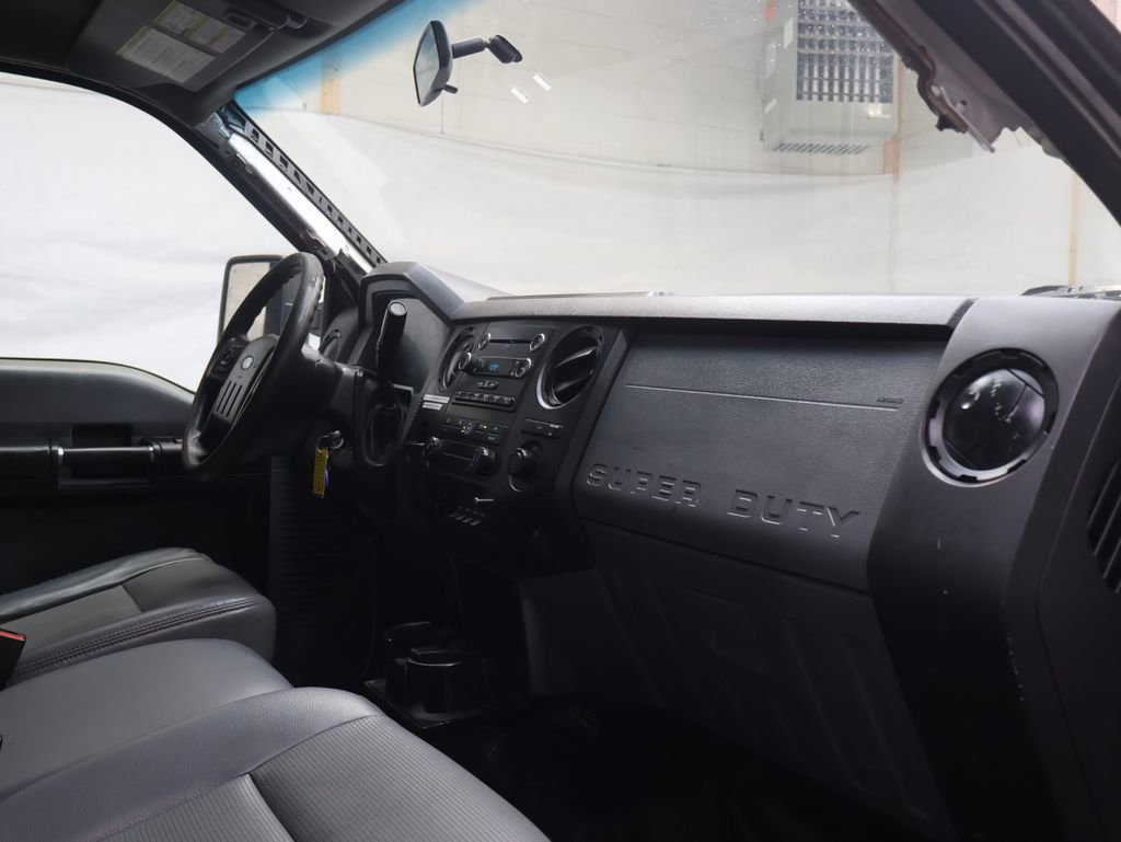 Used 2015 Ford F550 2WD Regular Cab Super Duty image 10