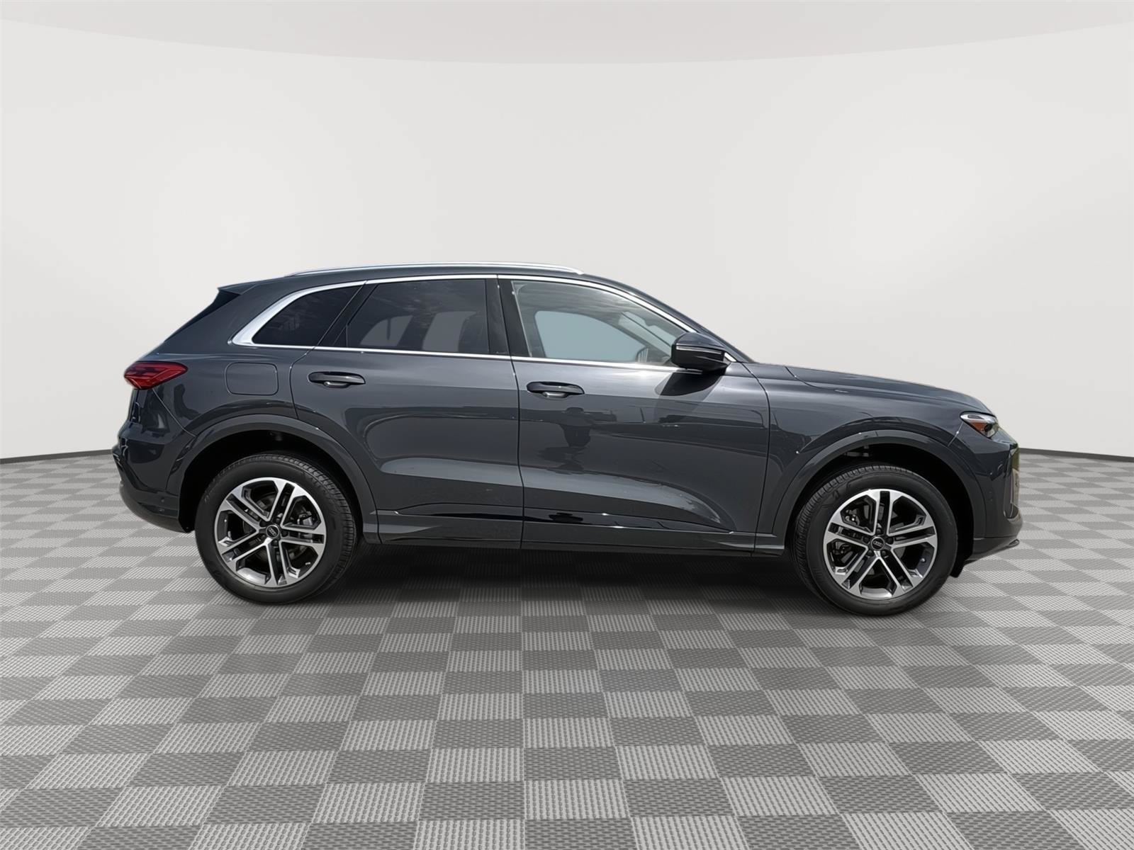 Used 2025 Audi Q5 Premium w/ Convenience Package AWD/4WD image 6