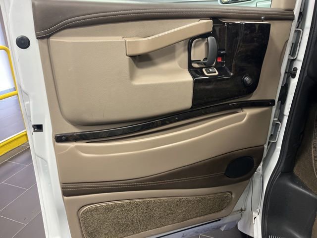 Used 2019 Chevrolet Express 2500 w/ Enhanced Convenience Package image 10