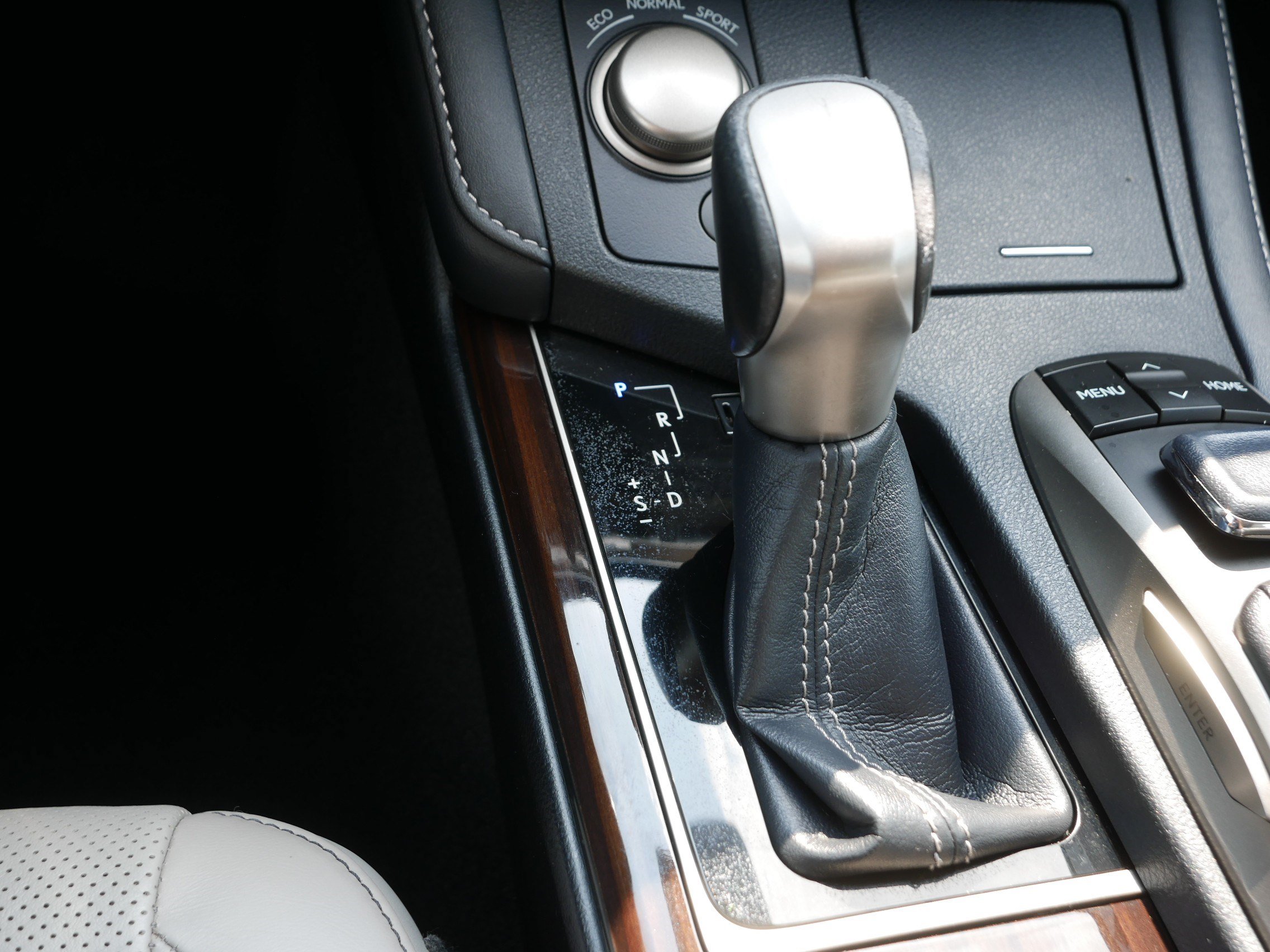 Used 2016 Lexus ES 350 w/ Luxury Package w/Wood Trim FWD image 24