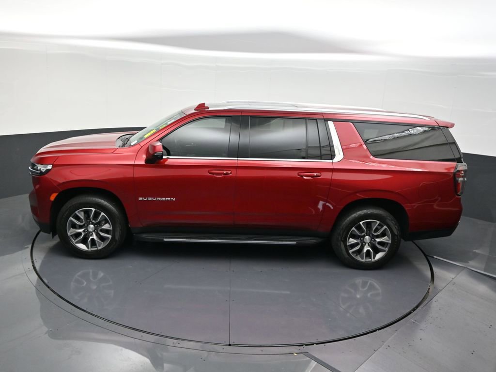 Used 2022 Chevrolet Suburban LT w/ LT Signature Package image 18