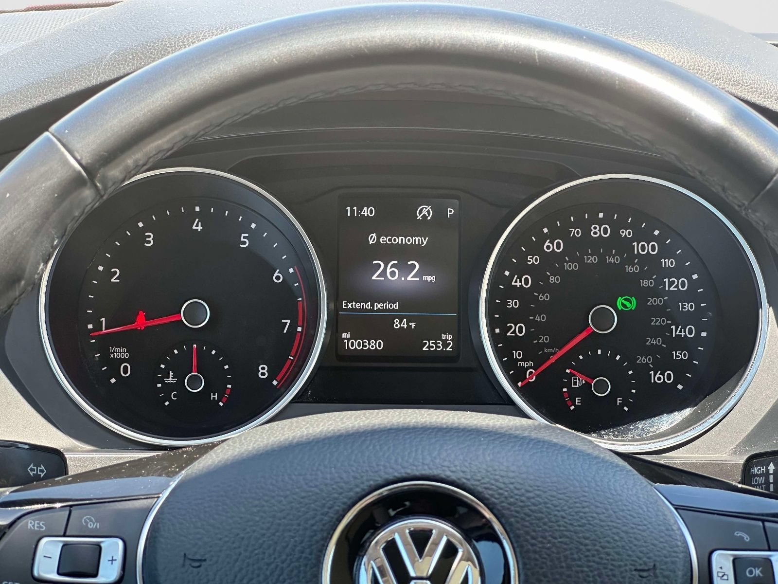 Used 2018 Volkswagen Tiguan SE w/ Panoramic Sunroof Package FWD image 25