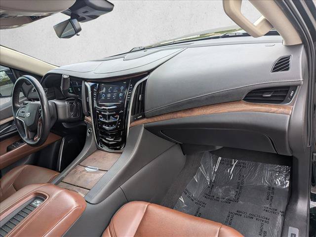 Used 2020 Cadillac Escalade Premium Luxury AWD/4WD image 23