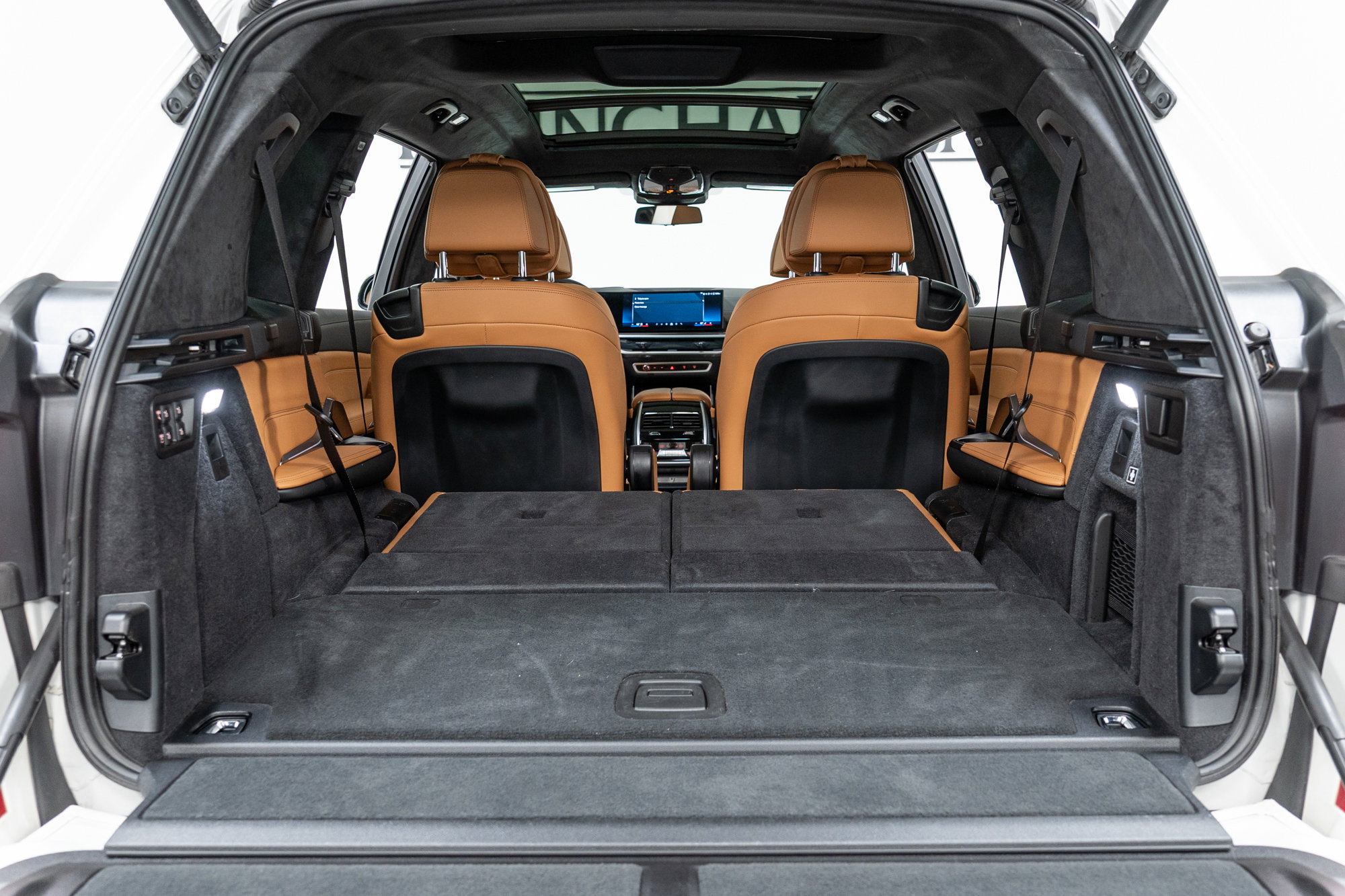 Certified 2024 BMW X7 xDrive40i w/ M Sport Package image 10