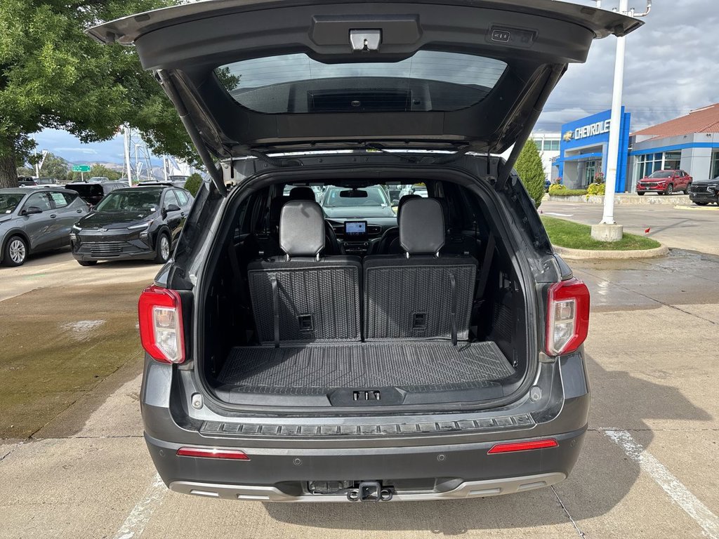 Used 2020 Ford Explorer XLT w/ Equipment Group 202A AWD/4WD image 30