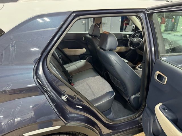 Used 2020 Hyundai Venue image 28