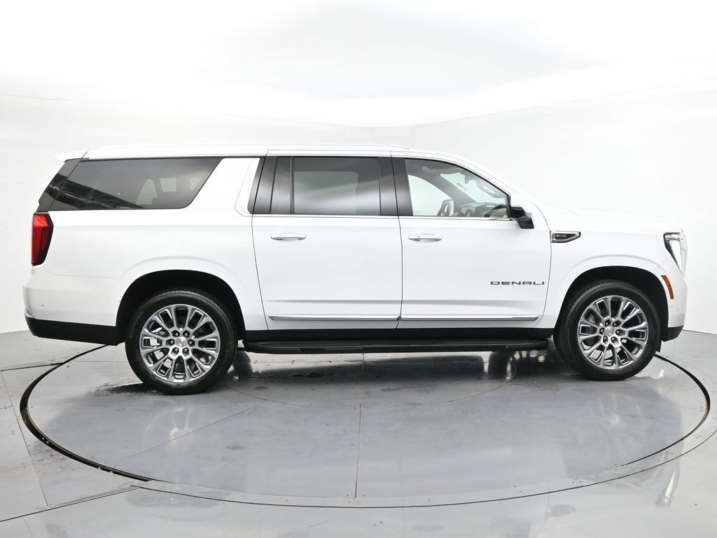 Used 2025 GMC Yukon XL Denali AWD/4WD image 6