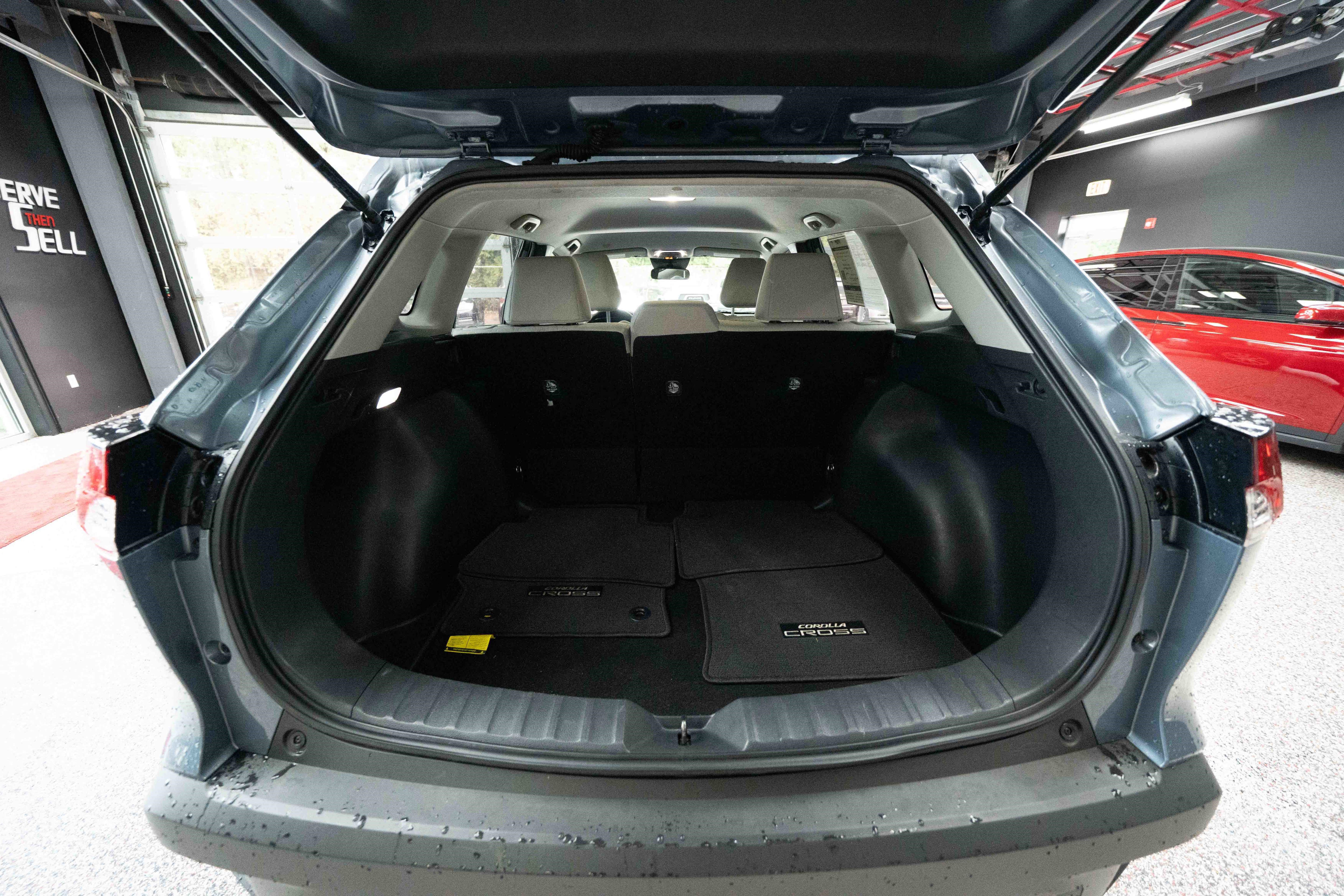 Used 2024 Toyota Corolla Cross L image 28