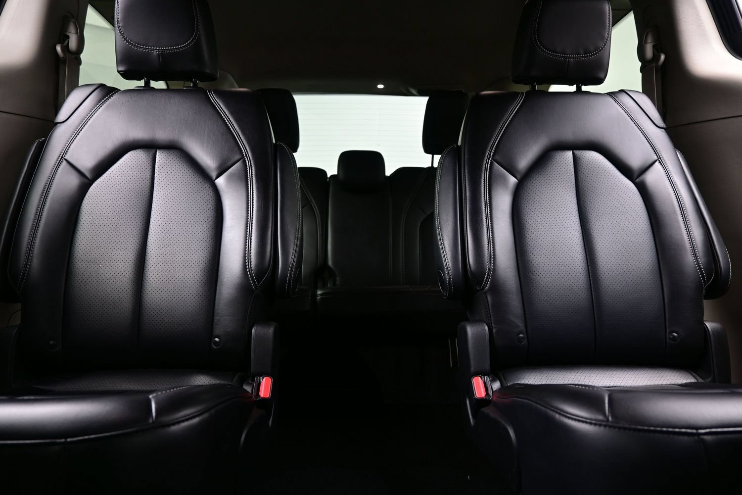 Used 2023 Chrysler Pacifica Touring-L FWD image 19