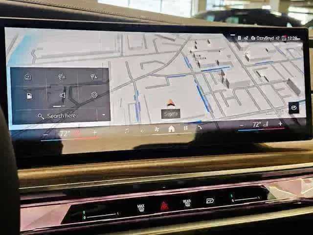 Certified 2025 BMW 750e xDrive w/ Executive Package AWD/4WD image 14