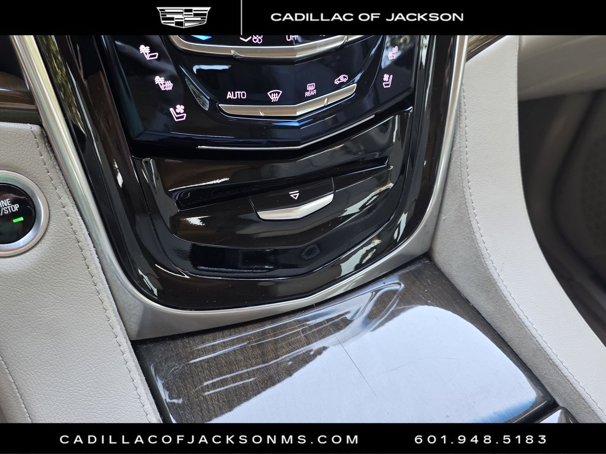 Used 2019 Cadillac Escalade ESV 4WD image 19