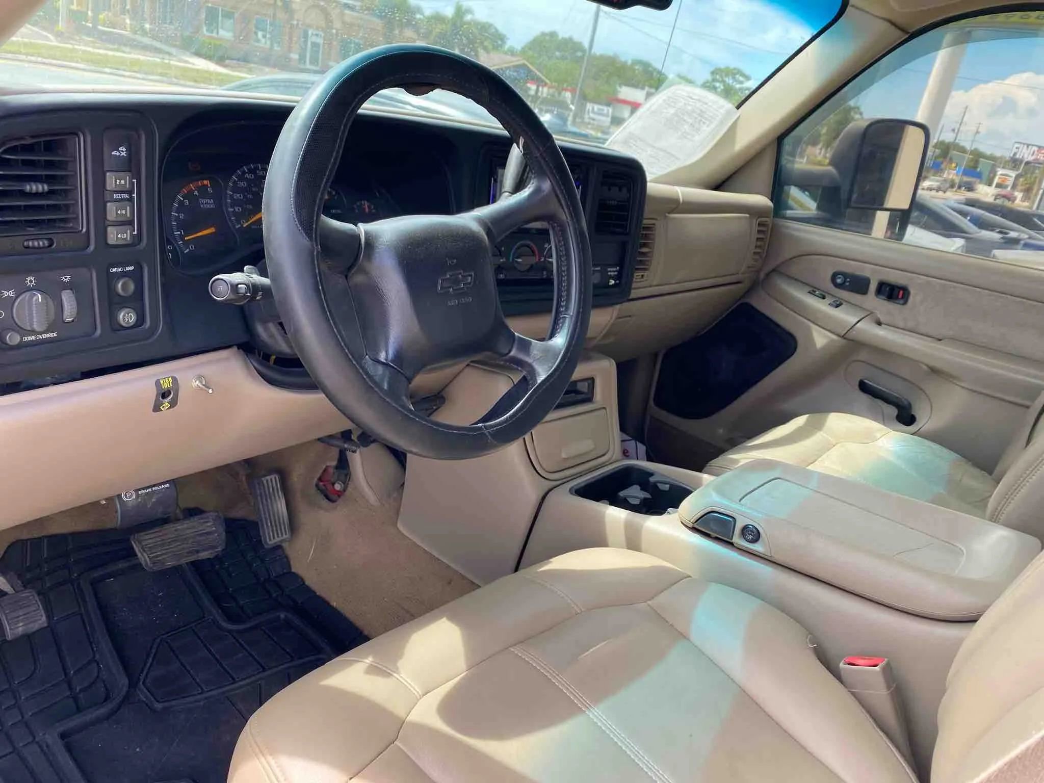 Used 2001 Chevrolet Silverado 2500 LT w/ Snow Plow Prep Pkg image 16