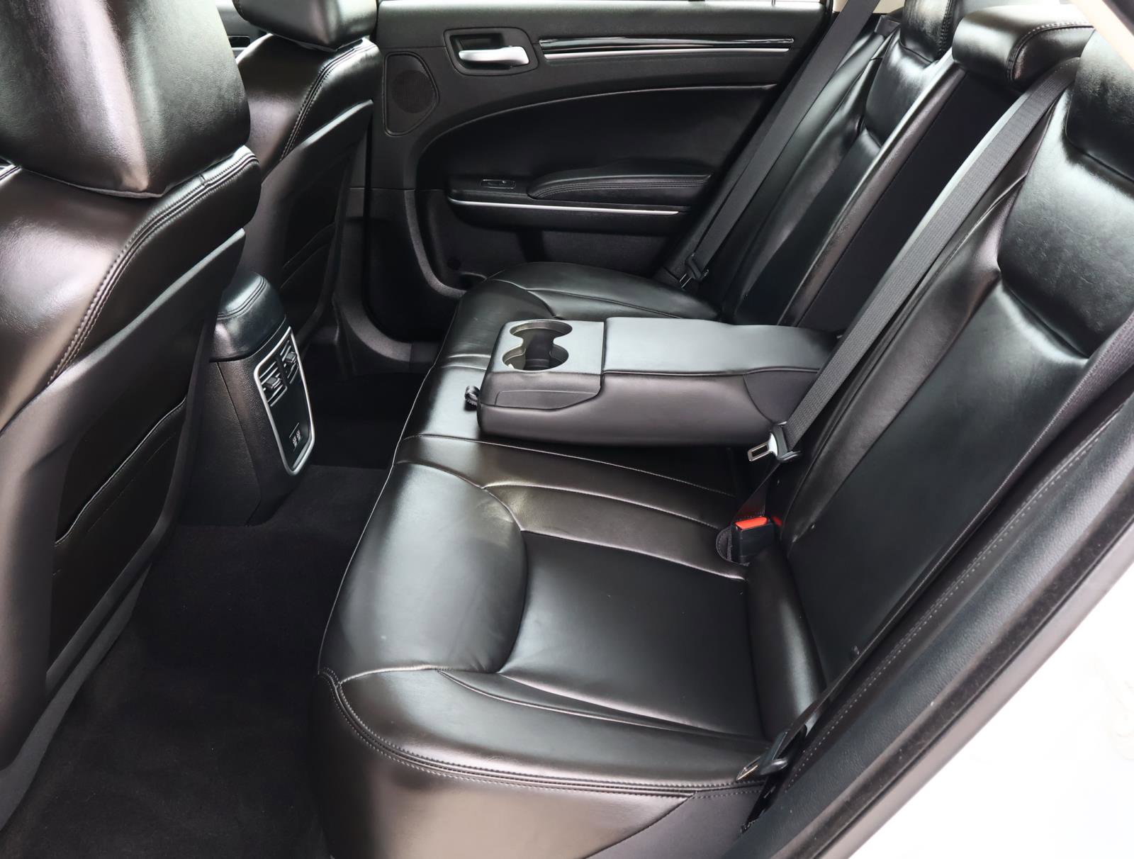 Used 2023 Chrysler 300 Touring L w/ Popular Equipment Group image 21