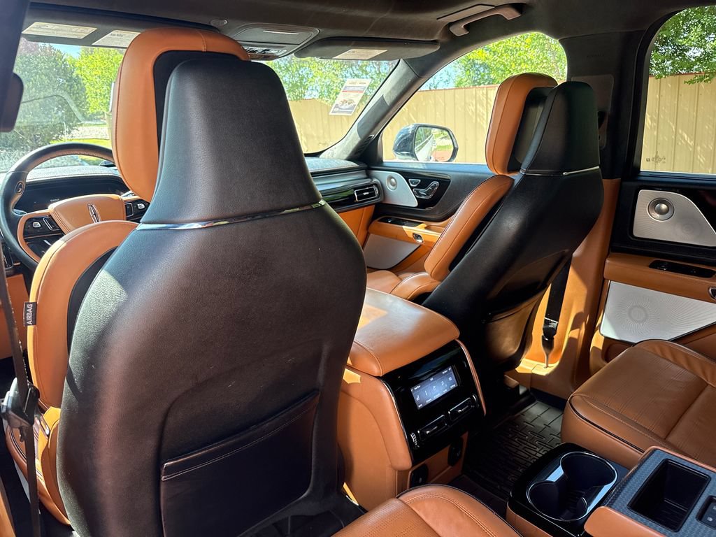 Used 2023 Lincoln Aviator Black Label w/ Dynamic Handling Package AWD/4WD image 22