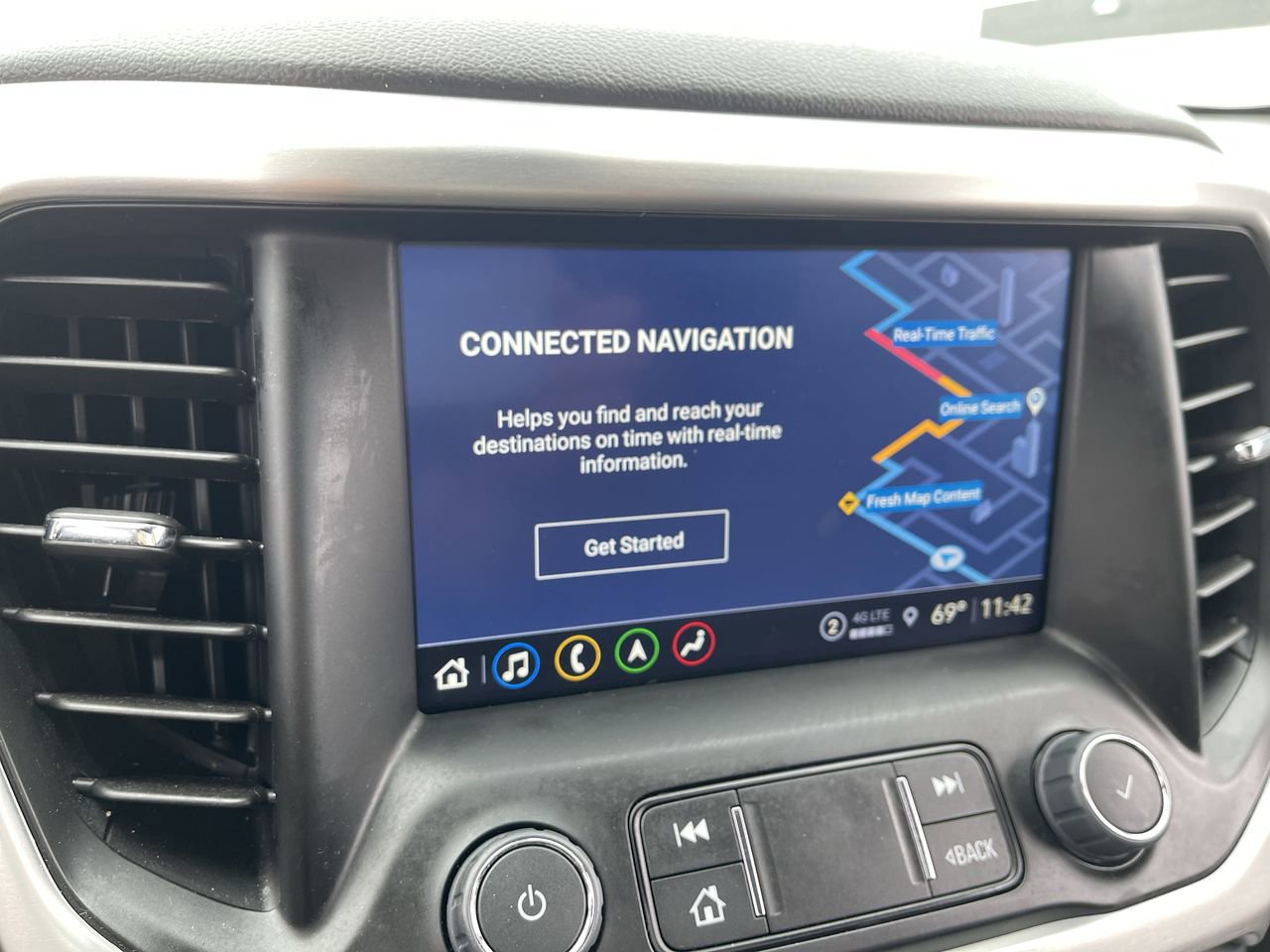 Certified 2023 GMC Acadia SLT w/ Technology Package FWD image 14