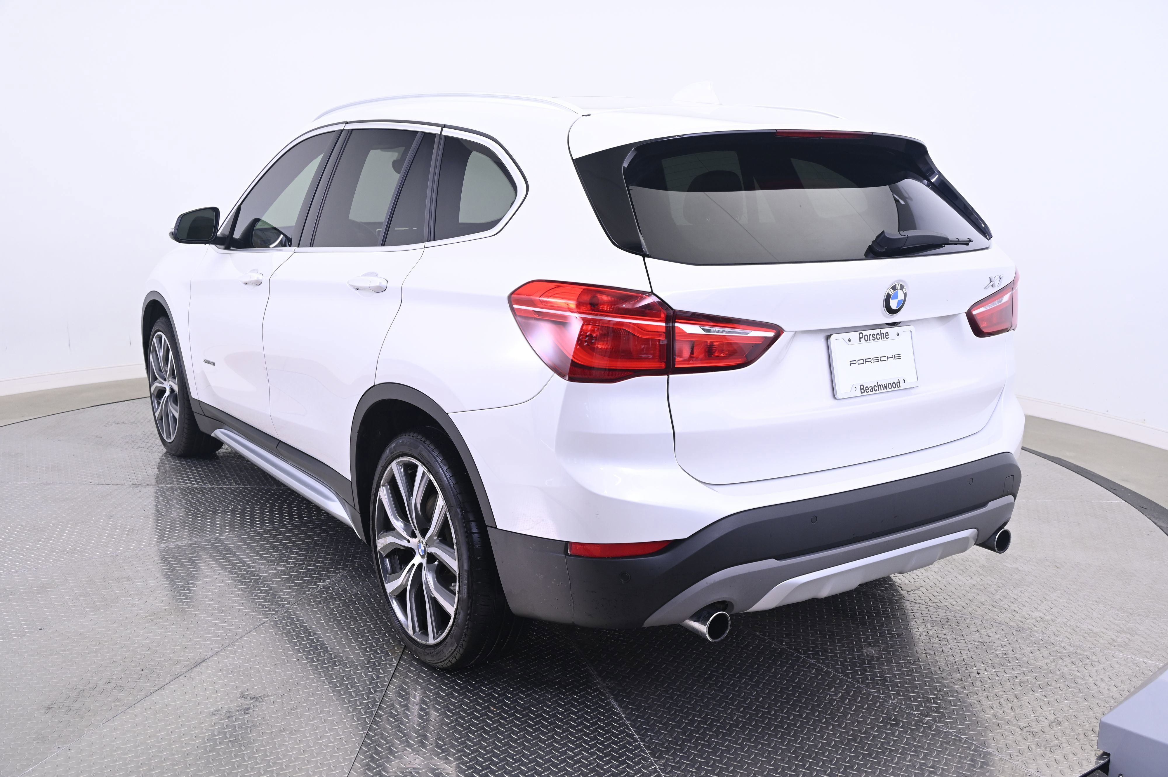 Used 2017 BMW X1 xDrive28i image 3