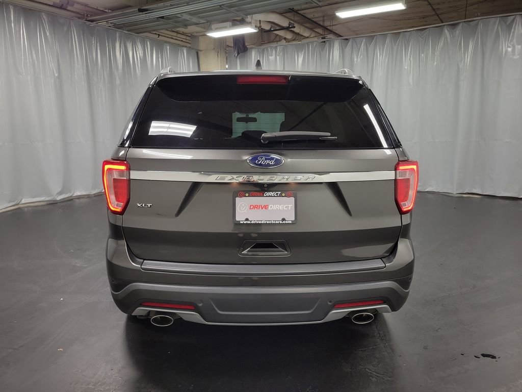Used 2018 Ford Explorer XLT image 8