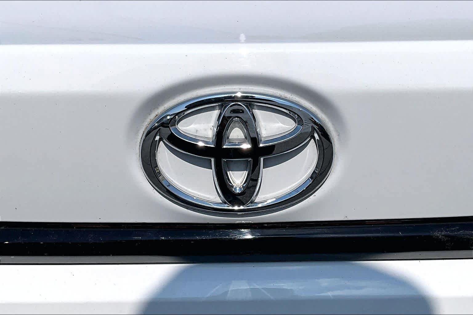Certified 2024 Toyota Corolla LE FWD image 31