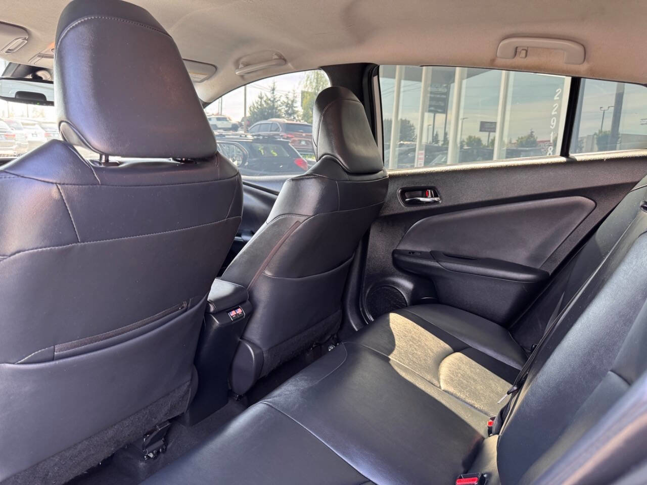 Used 2021 Toyota Prius FWD image 17