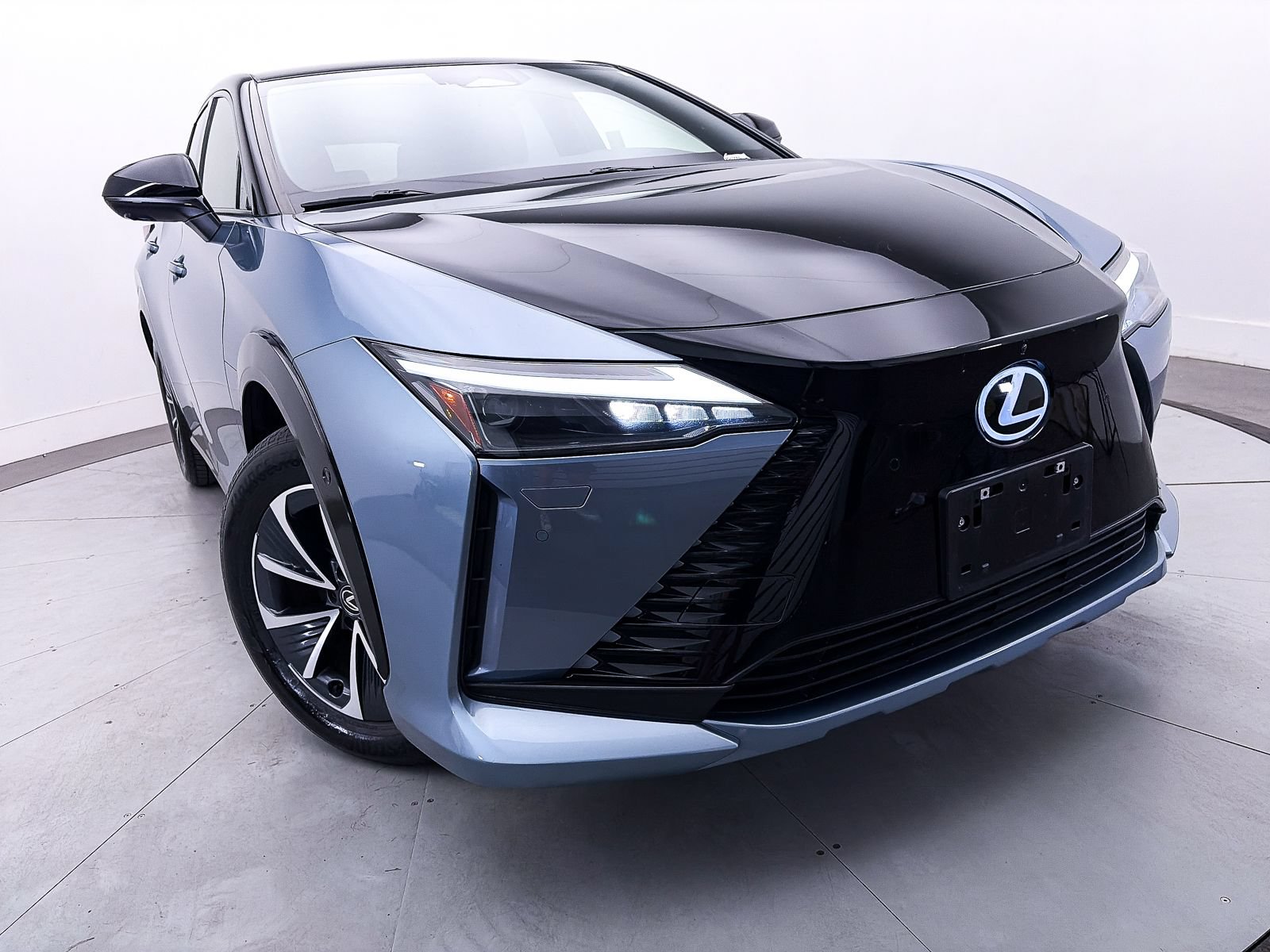 Used 2023 Lexus RZ 450e Premium w/ Technology Package AWD/4WD image 9