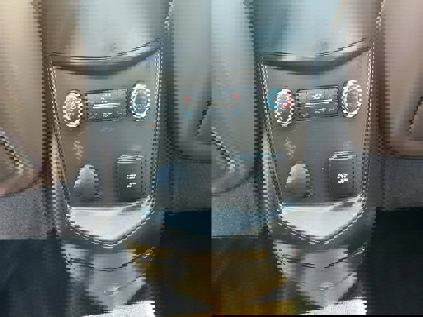 Used 2018 Lincoln MKT AWD w/ Technology Package image 15