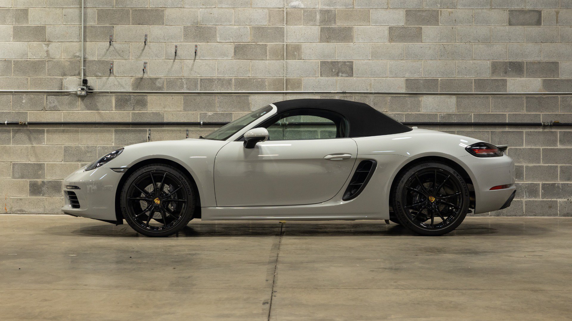 Used 2021 Porsche 718 Boxster RWD image 5