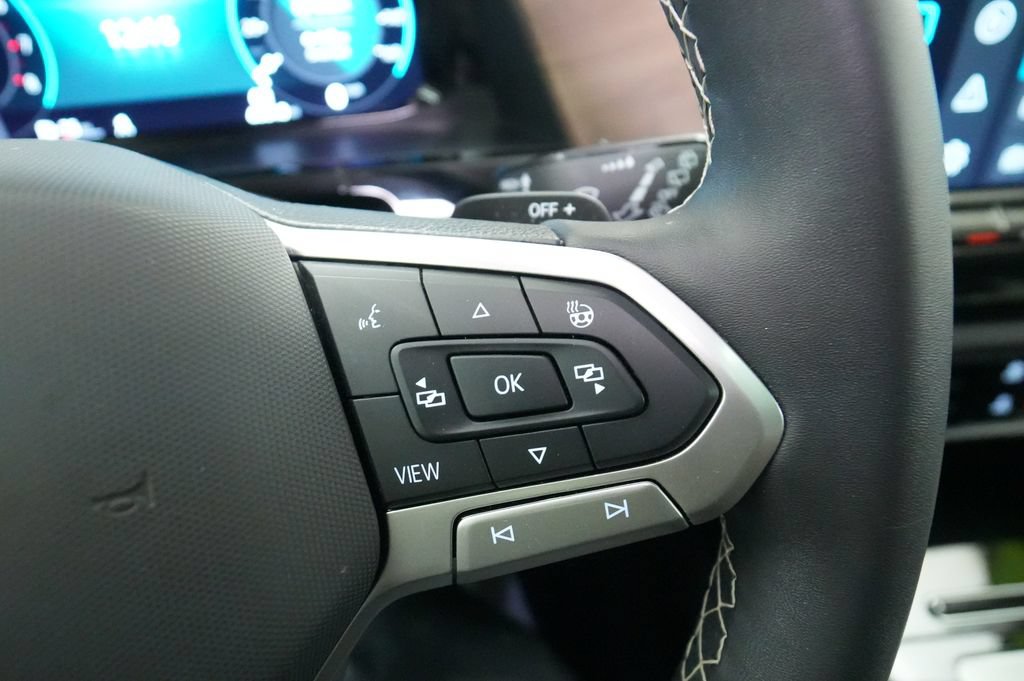 Used 2024 Volkswagen Atlas SE AWD/4WD image 36