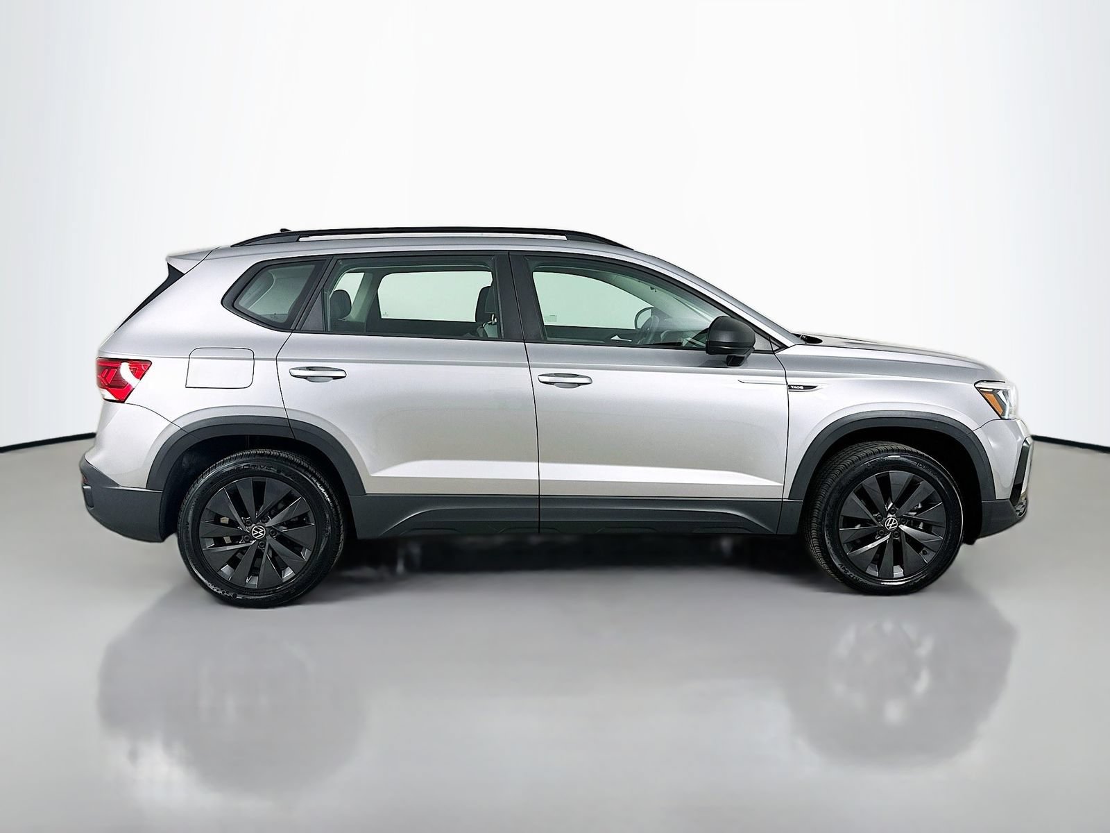 Used 2022 Volkswagen Taos S AWD/4WD image 4