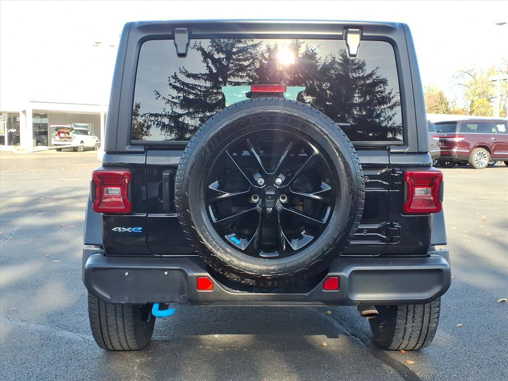 Used 2023 Jeep Wrangler Sahara w/ Cold Weather Group image 6