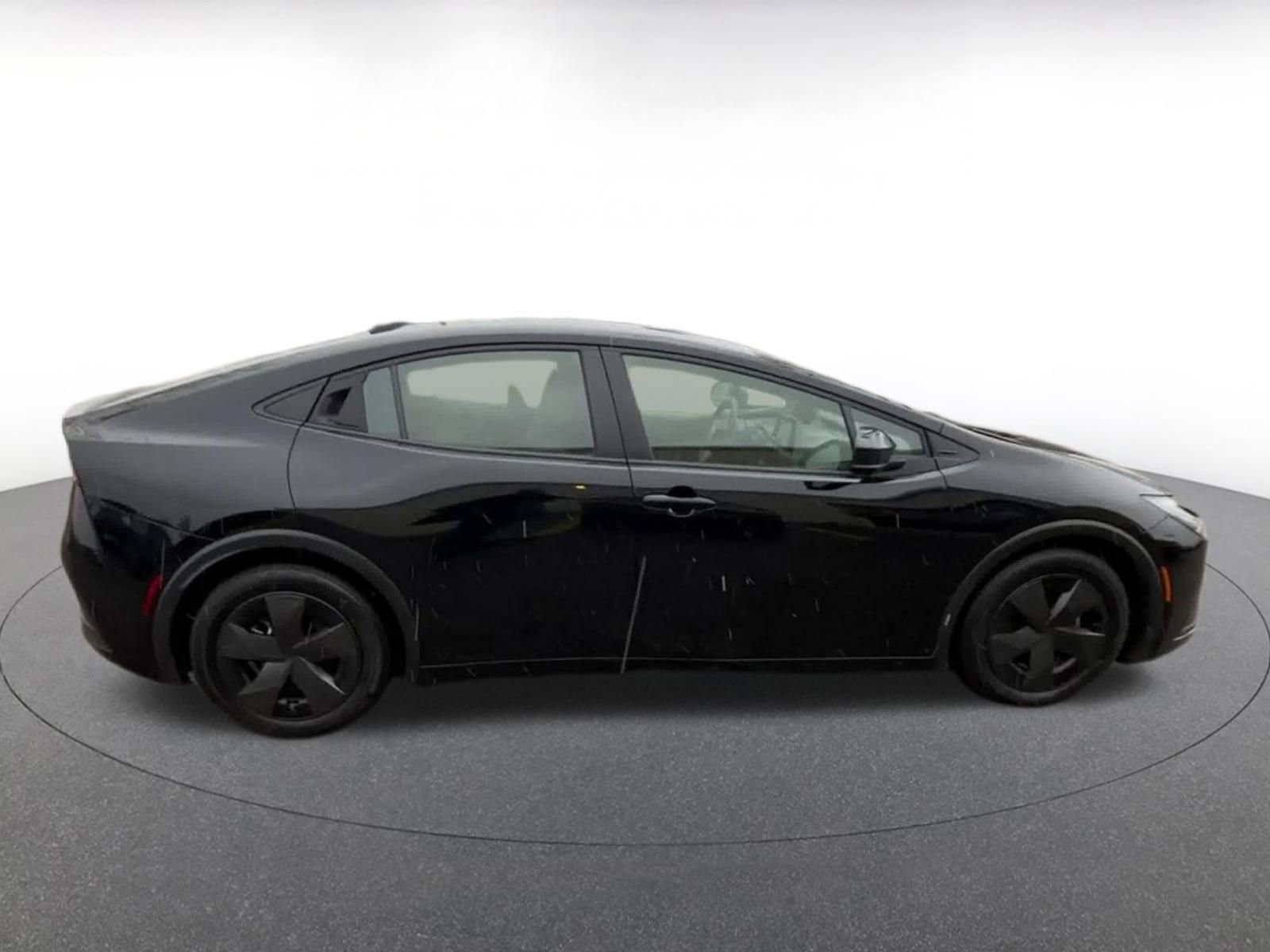 Used 2025 Toyota Prius LE image 16