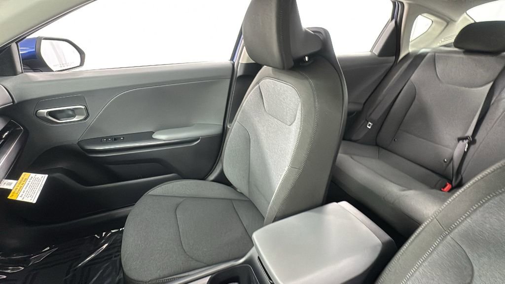 New 2025 Kia K4 LXS image 13