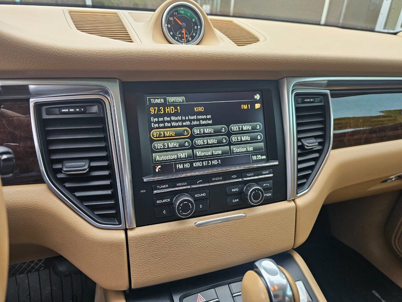 Used 2015 Porsche Macan S image 19