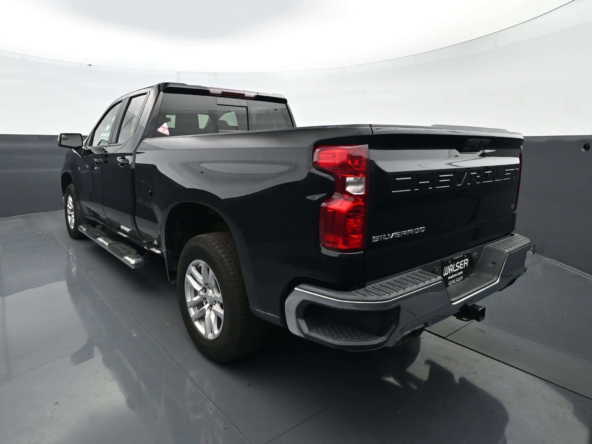 Used 2021 Chevrolet Silverado 1500 LT w/ Z71 Off-Road Package AWD/4WD image 5