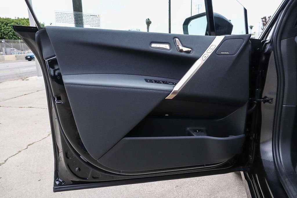 Used 2026 BMW iX xDrive60 w/ Premium Package image 21